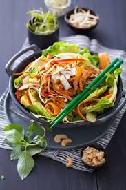 Salade Thai Vegetarienne La Recette Facile Recette Salade Salade Thai Recette
