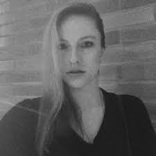 Helen Berlin's Instagram, Twitter & Facebook