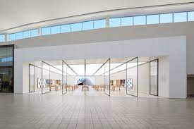 I walked in to the very busy store with my 2011 macbook pro that was having display issues. Four Apple Stores To Reopen In Time For Iphone 7 Launch Macrumors Forums