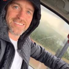 Nathaniel Dove's Instagram, Twitter & Facebook