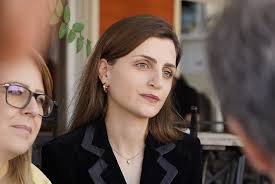 ☕️ Dita e mirë nis me miq e biseda për Ferizajin! Bashkë me Shefen e Grupit  Parlamentar të LDK-së, Hykmete Bajrami, kandidaten për Asamble Janina Ymeri  dhe miq të tjerë, shijuam një