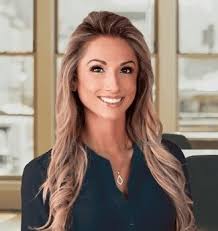 124 Lower Lake Rd, Lake Sherwood, CA 91361