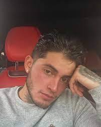 Amanda Stamback's Instagram, Twitter & Facebook