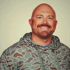 Reaching out to my LinkedIn Network for suggestions. You would think after  25 years of recruiting that I would have an answer, but I really don't. My  wife is looking to transition