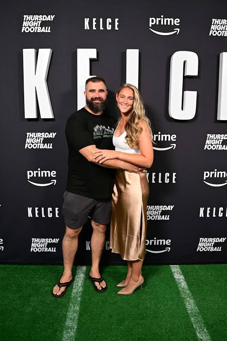 Jason Kelce's Wife Kylie Announces She's Pregnant with 4th Daughter in IG  Photo