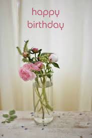 Altri bellissimi auguri di compleanno ti auguro un sorriso che ti faccia star bene, dei sogni che si realizzino, una speranza che ti scaldi il cuore. Happy Birthday Composizioni Floreali Bellissimi Fiori Fiori
