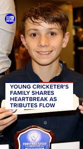 A Gold Coast paramedic has been punished for throwing punches in Surfers  Paradise. The attack happened just minutes after he offered to help his  victim. #9News