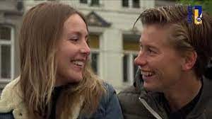 Demi schuurs steun ouders noodzakelijk voor. Demi Schuurs En Carmen Youtube