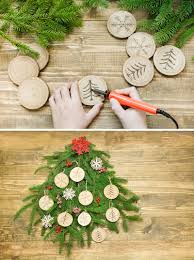 Idee deco noel idee noel deco noel fait maison scènes de la nativité artisanat de noël en bois arbre de noël en bois décorations de noël faites maison cette mangeoire en bois est originale et naturelle. Decorations De Noel Diy Avec Du Bois De Recup 24 Idees A Copier De Suite