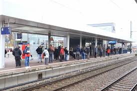 Ab anfang 2022 erhalten die beschäftigten 1,5 prozent mehr geld. Rhein Erft So Lief Der Bahnstreik An Den Bahnhofen Kerpen Frechen Bruhl Und Bergheim Ab Kolner Stadt Anzeiger