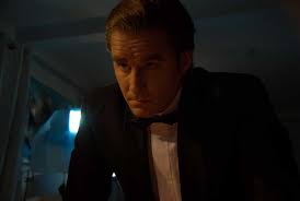 007 contre-attaque (Short 2011)