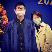 唯獨一件事 黃珊珊總是搞不定？ 一夕爆紅被酸醜 學姊黃瀞瑩自問到底做錯什麼？ 【完整版】人生笑看各種勝利! é»ƒçŠçŠ å­©å­é«˜ä¸­ç•¢æ¥­ åª½åª½æœ€é«˜èˆˆ ä½ è¦é£›å¾—æ›´é«˜æ›´é  è¦è¿ŽæŽ¥ä½ æ–°çš„ä¸‹ä¸€å€‹éšŽæ®µ Facebook