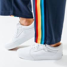 Vans old skool has raw eyelets. How To Clean Your White Vans Cleaning Tips For White Vans 2020