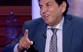 بيت من الشعر أذهلني بـروعته توس د القلب م ذ أن خط ه القلم أ ض ح ى ش عار ي وح ف زني لأ ك ر مه ع شرين بيتا ل ها م ن م ث ل ه ح ك م لا Thumbs Up