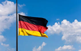 Immagine attuale della bandiera della germania con una storia della bandiera e informazioni sul paese germania. Bandiera Della Germania A Mezz Asta Sul Liston Per La Strage Di Monaco