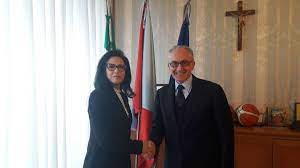 Il consolato è una delle 799 rappresentanze straniere in l' italia e una delle 22 rappresentanze straniere a bologna. La Console Della Tunisia Sui Rapporti Con Napoli E La Campania Partnership Privilegiata Ildenaro It