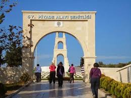 Jun 25, 2021 · rehberler eşliğinde çanakkale savaş'ının yaşandığı alanları karış karış gezerek bilgi alan heyet, şehitlik abidesi önünde saygı duruşunda bulunarak i̇stiklal marşı okudu. The 10 Closest Hotels To Canakkale Sehitlik Turu Tripadvisor Find Hotels Near Canakkale Sehitlik Turu