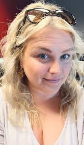 u can just look at me & tell I got two baby dads, my children look like  friends