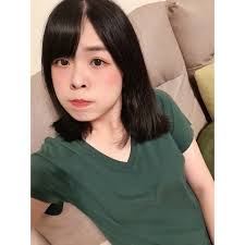 貓行為獸醫師林子軒- 為什麼貓喜歡盯著你看？ 簡單說，因為貓正在解讀你的肢體語言。  撇除將人或其他動物視為假想的獵物，衍生出所謂的遊戲性攻擊行為（play  aggression）外。對貓來說，身處同一個群體當中，不同個體間透過肢體語言來交流是自然不過的事情。 大多時候貓會 ...