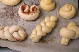 Aprende A Crear Formas Con La Masa De Pan Food Vegetables Stuffed Mushrooms