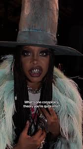 Erykah Badu Caught Doing Witchcraft at Concert