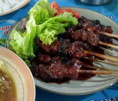 Lemusir ini memiliki tenstur kenyal, empuk dan selingan lemak yang juicy. Sate Kambing Pak Amat Semarang Restaurant Reviews Photos Phone Number Tripadvisor