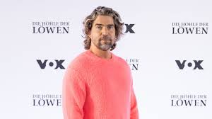 Nils glagau ist seit 2009 geschäftsführer der orthomol gmbh mit sitz in langenfeld bei düsseldorf. Nils Glagau Als Investor So Schatzt Sich Der Lowe Ein Promiflash De