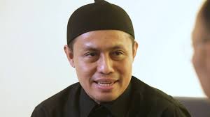 Pu azman tidak memaksa, tetapi bertanya terlebih dulu adakah saya yakin dengan allah dan terus menawarkan diri membantu (mengislamkan) selepas saya menyuarakan keinginan memeluk islam. Panggil Isteri Rasulullah Orang Tua Pu Azman Tampil Mohon Maaf Secara Terbuka Oh Media