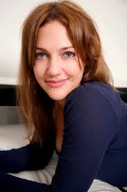 Meryem uzerli, 12 ağustos 1983 yılında almanya'nın kassel şehrinde dünyaya geldi. Meryem Uzerli Tv Series Biography Movies Turkish Drama Meryem Uzerli Female Celebrity Crush Turkish Beauty