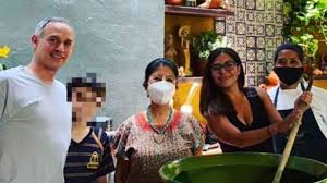 Estas imágenes también desataron controversia. Lopez Gatell Vuelve A Ser Captado En Oaxaca Sin Cubrebocas Ni Sana Distancia Proceso