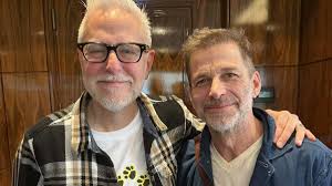 🚨¡TOMARON LA FOTO PARA INCENDIAR EL INTERNET! James Gunn explica su  reciente foto con Zack Snyder en la oficina de Peter Safran: “Sabíamos que  la gente tiene esta percepción de que, de