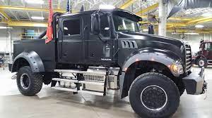 Meet Jack Macks 800-hp Mega Crew Cab Pickup Truck Equipment World Construction Equipment News And Information Heavy Trucks Mack Trucks Pickup Trucks