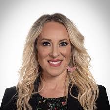 Shannon Hofer's Instagram, Twitter & Facebook