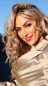 What's your favorite time of day?✨️ Enjoying golden hour...