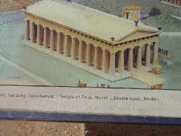 Tempelbezirk in der unmittelbaren nähe der alten stadt pisa in elis (peloponnes); Kafenion Das Antike Olympia Amaliada