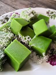 Kuih lompang merupakan sejenis kuih tradisi yang terkenal di malaysia. Resipi Kaswi Pandan Lemak Manis Bergedik Memang Sedap
