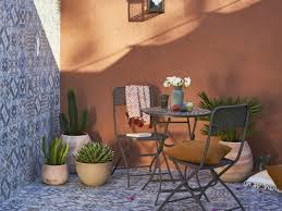 Les plots sont antidérapants et s'installent sur pratiquement n'importe quelle surface : 10 Idees De Carrelage Original Pour Transformer Sa Terrasse