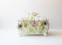 Vintage trinket box,ceramic,porcelain jewelry box,tiny box.floral. Little Bird Vintage Ceramic Jewelry Box Porcelain China Trinket Box Betson Japan Hand Painted D Ceramic Jewelry Box Vintage Jewelry Box Vintage Ceramic