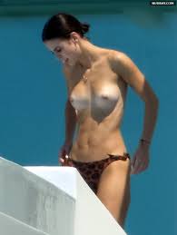 Lena Meyer-Landrut long legs and bare pussy - a tempting vision of her assets