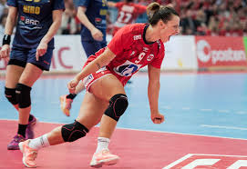 She made her debut on the norwegian national team on 21 september 2010. Kamp Om Norske Tv Seere Nytt Pa Nytt Utfordres Av Nora Mork Og Em Handball Kampanje