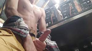 Я кончаю, я просто на обеденном перерыве NSFW - Pornhub Gay