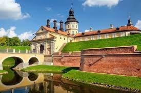 Poslední diktatura mezi památky unesco je zařazen obytný a kulturní komplex rodiny radzivilů v ňasviţi v minské oblasti. Belorusko Romanticke Putovani V Zemi Jezer Narodnich Parku A Architektonickych Skvostu Poznavaci Zajezdy Belorusko Belorusko Levne Zajezdy