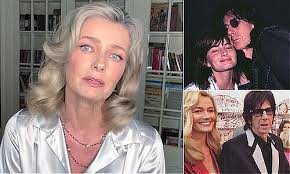 Paulina porizkova attends the celebrity fashion show benefiting aids patients of st. Paulina Poriskova Wie Geld Und Liebe In Den Ruin Fuhrten