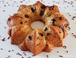 Gateau Aux Blancs D Oeufs Et Pepites De Chocolat En 2020 Pepite Chocolat Tarte Au Poisson Gateaux Et Desserts