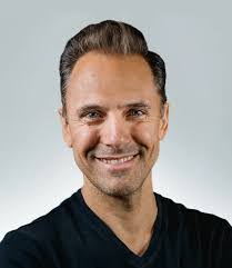 Tarik Hart's Instagram, Twitter & Facebook