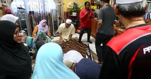 Private and private « less brother of private; Pemergianmu Ditangisi