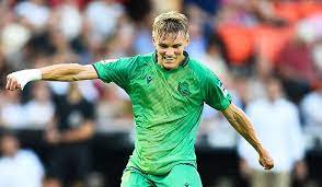 Martin ødegaard (born 17 december 1998) is a norwegian professional footballer who plays as an attacking midfielder for premier league club arsenal, on loan from la liga club real madrid. Odegaard Fiebert Bernabeu Gastspiel Entgegen Das Wird Besonders Real Total