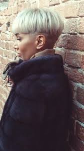 If this article helped you find the bowl cut hairstyle for you, show us some. Pin On Koyremata