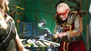 Thor S Haircut Scene Stan Lee Cameo Thor Ragnarok 2017 Movie Clip Hd Youtube