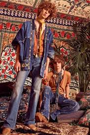 Jul 30, 2010 · bell bottom pants, flowing maxi dresses, ponchos and frayed jeans dominated 1970s fashion. Buy Hippie Clothes 70s Cheap Online